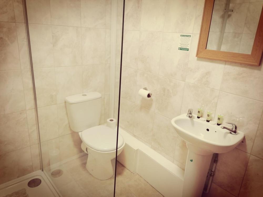 קרו The Waverley Hotel מראה חיצוני תמונה