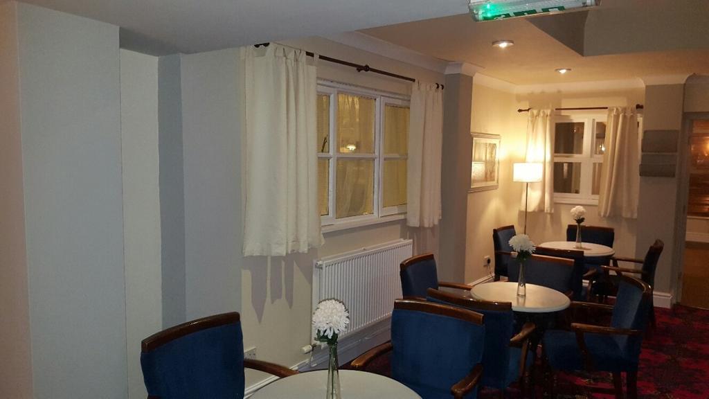 קרו The Waverley Hotel מראה חיצוני תמונה