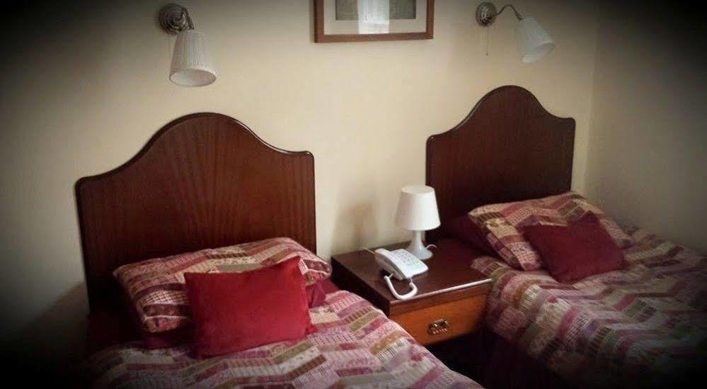 קרו The Waverley Hotel מראה חיצוני תמונה