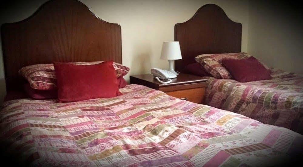 קרו The Waverley Hotel מראה חיצוני תמונה